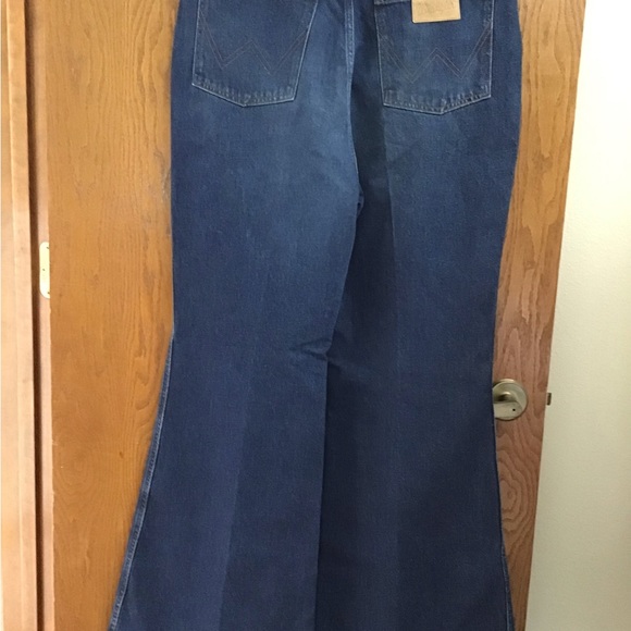 NEW WRANGLER Wanderer 626 High-Rise Flare Jeans sold by Free People, 32x32 - Picture 12 of 12